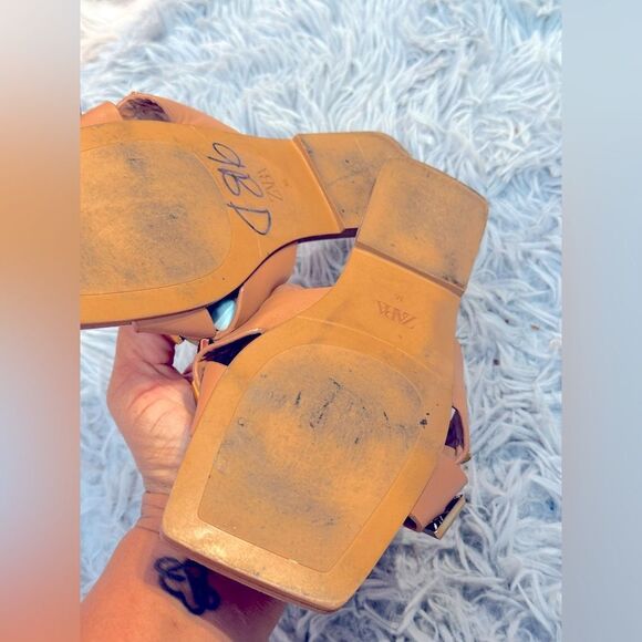 Zara Tan and Gold‎ Sandals with Geometric Design Sz 36 - Picture 4 of 5